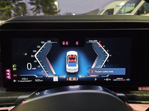 Certified 2023 BMW 760i xDrive w/ Executive Package image 20