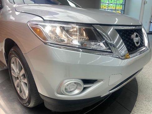 Used 2016 Nissan Pathfinder S FWD image 29