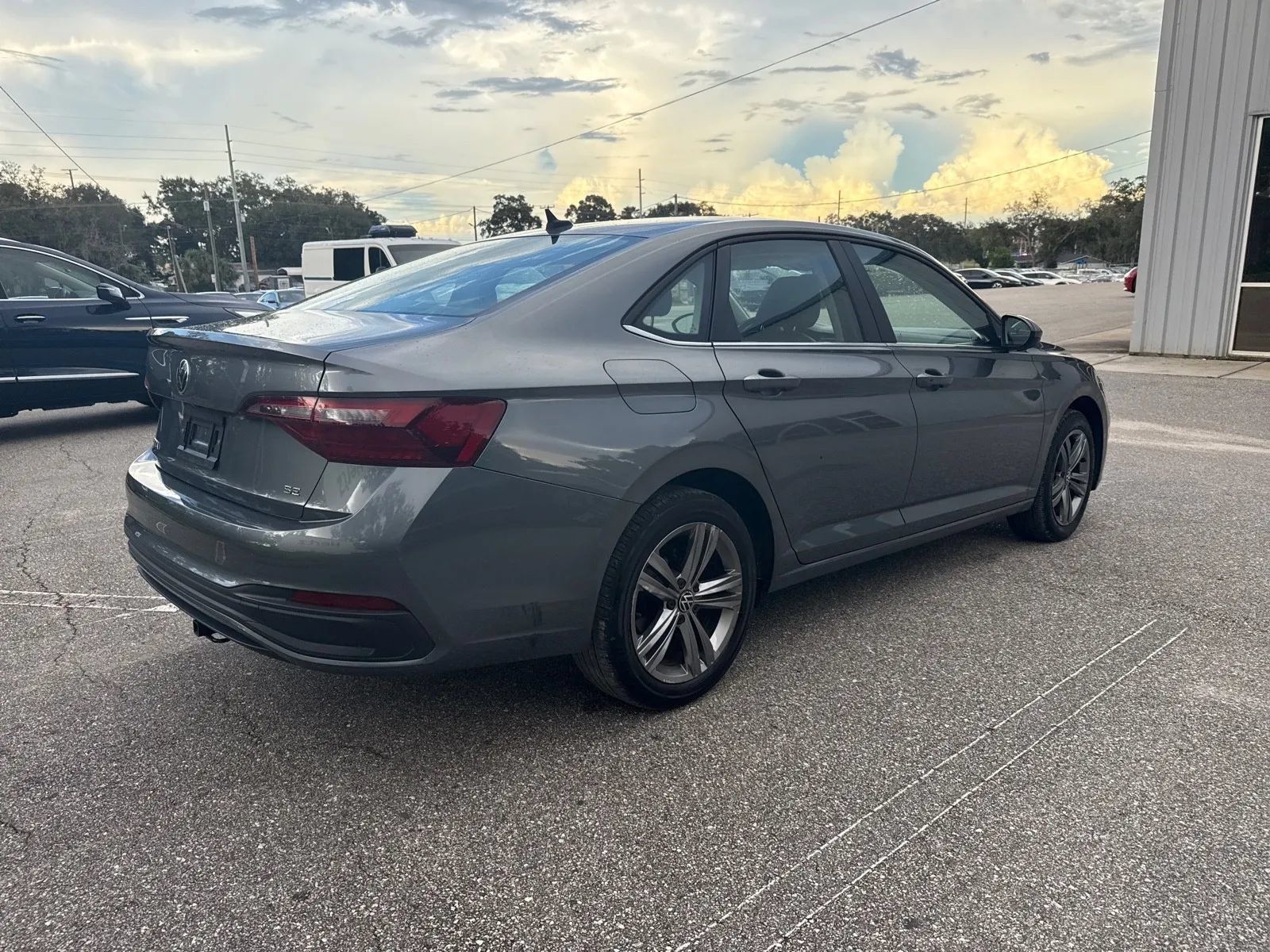 Used 2022 Volkswagen Jetta SE FWD image 9