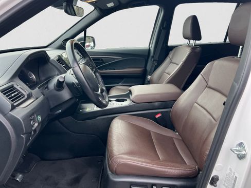 Used 2024 Honda Passport EX-L image 16