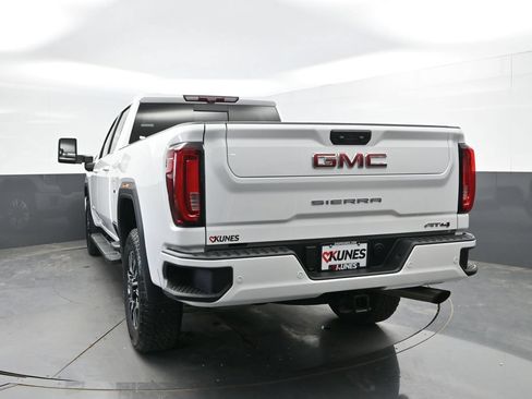 Used 2020 GMC Sierra 2500 AT4 w/ AT4 Premium Package AWD/4WD image 8