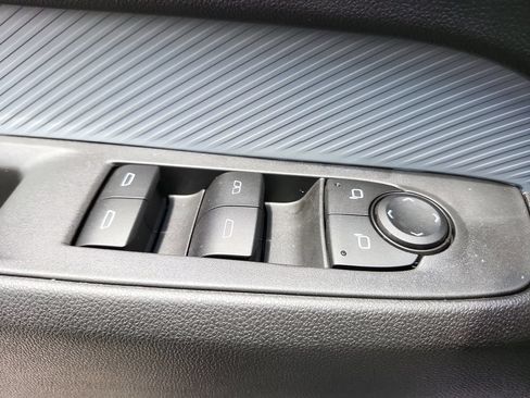 New 2027 Chevrolet Bolt LT w/ Comfort Package FWD image 16