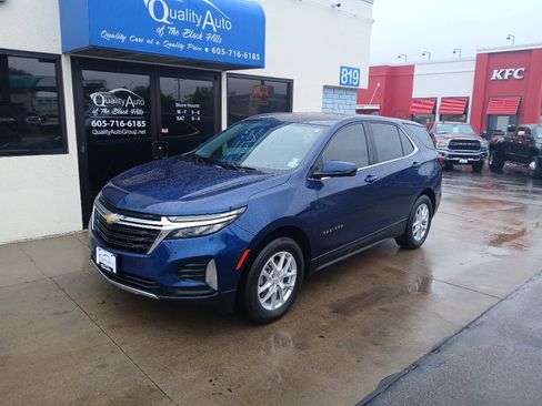 Used 2023 Chevrolet Equinox LT AWD/4WD image 2