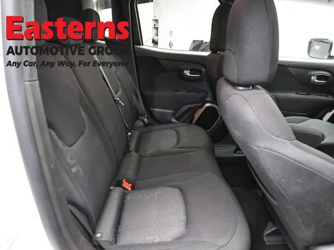 Used 2017 Jeep Renegade Latitude w/ Cold Weather Group AWD/4WD image 25
