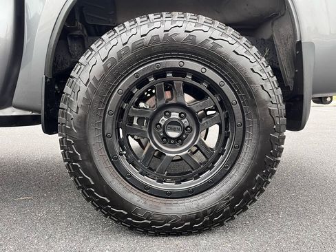 Used 2023 Nissan Frontier SV w/ SV Convenience Package image 23