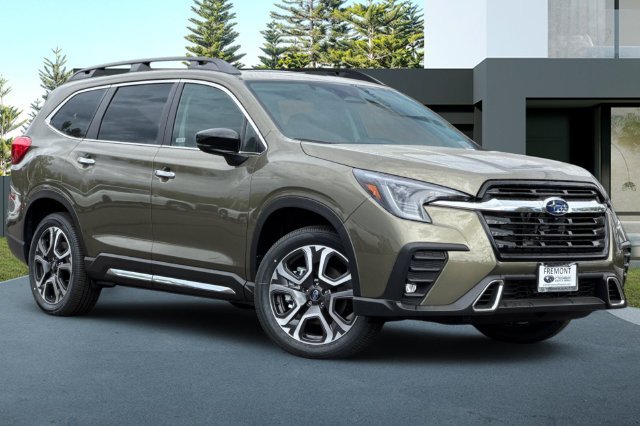 Used 2025 Subaru Ascent Touring AWD/4WD image 2