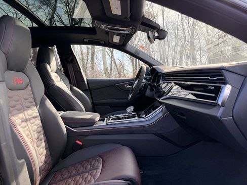 New 2025 Audi RS Q8 performance image 15