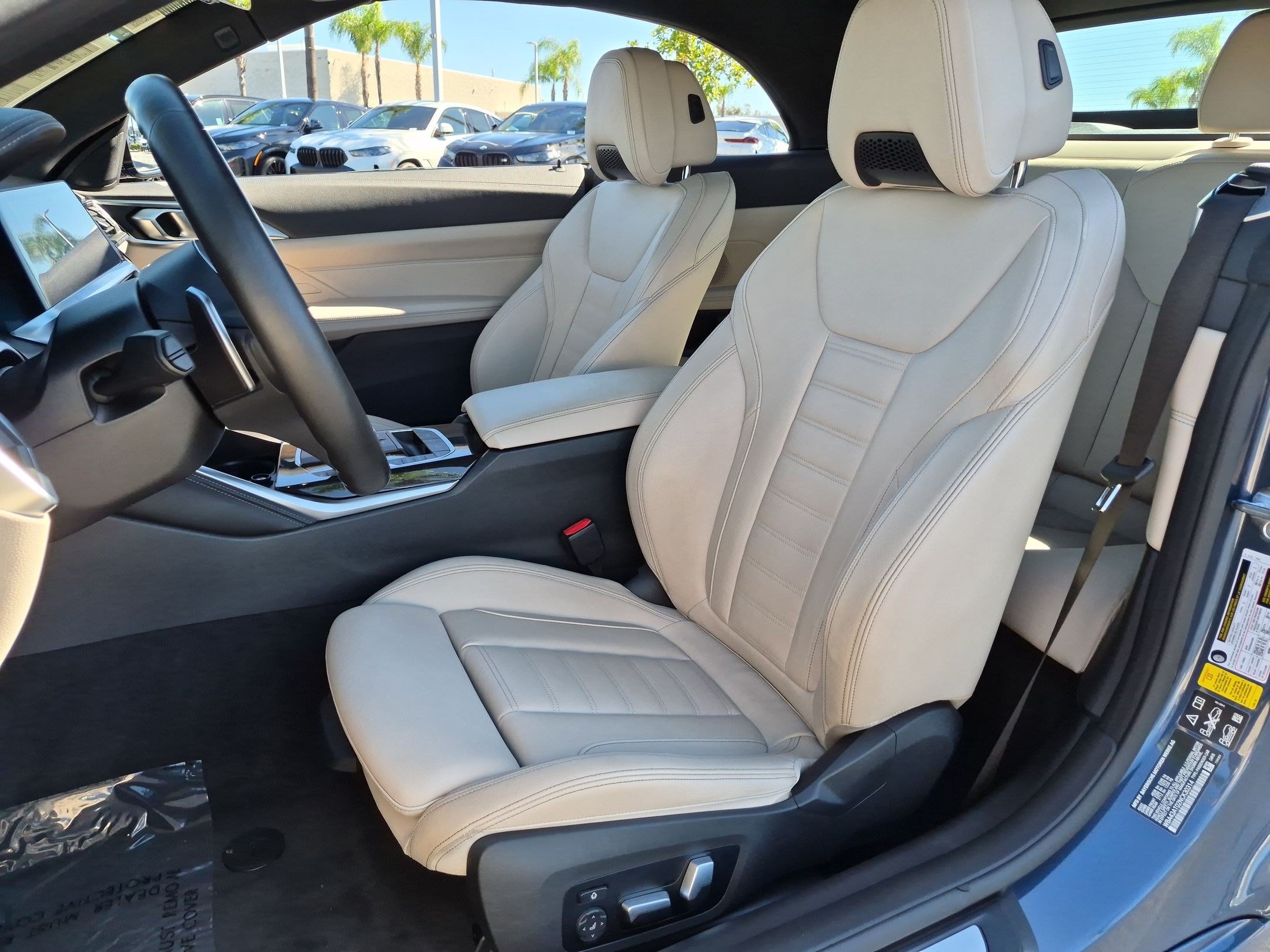 Certified 2022 BMW 430i xDrive Convertible w/ M Sport Package AWD/4WD image 16