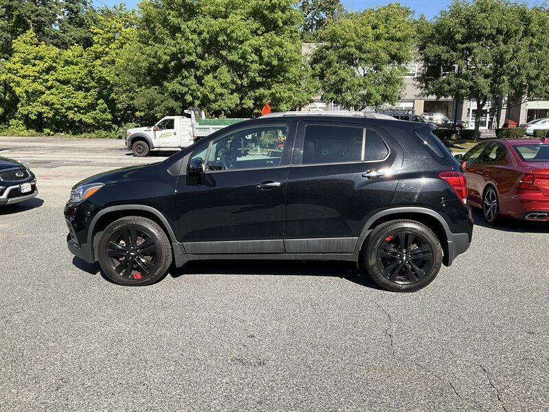 Used 2019 Chevrolet Trax LT w/ Sun & Sound Package AWD/4WD image 8