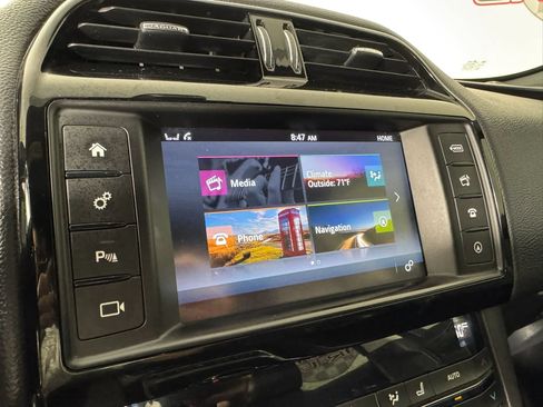 Used 2017 Jaguar F-PACE Premium AWD/4WD image 18