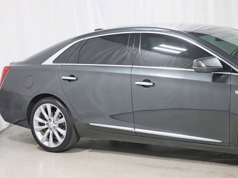 Used 2018 Cadillac XTS Vsport Platinum image 3