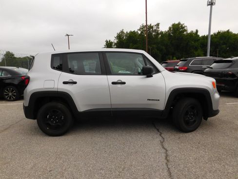 Used 2021 Jeep Renegade Sport AWD/4WD image 4