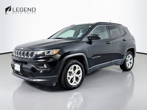 Used 2024 Jeep Compass Latitude AWD/4WD image 1
