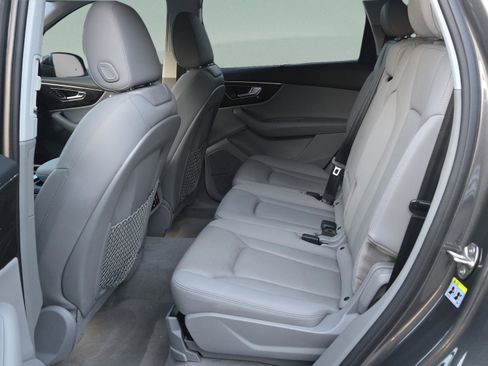 Used 2021 Audi Q7 2.0T Premium Plus w/ Executive Package image 13