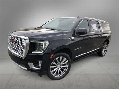 Used 2021 GMC Yukon XL Denali w/ Denali Premium Package image 2