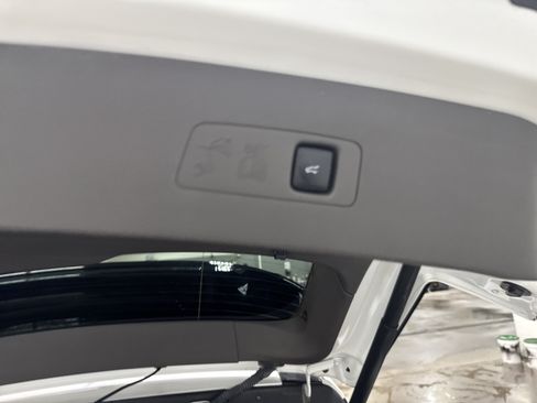 Used 2021 Lincoln Corsair AWD image 36