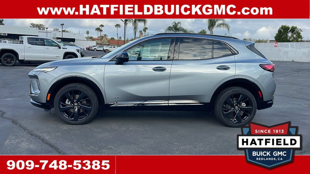 Used 2025 Buick Envision Sport Touring AWD/4WD image 2