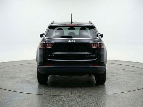Used 2025 Jeep Compass Latitude AWD/4WD image 7