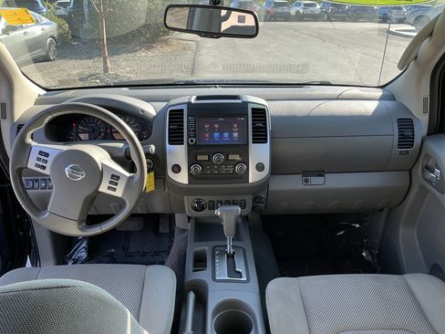 Used 2019 Nissan Frontier SV w/ Value Truck Package AWD/4WD image 11
