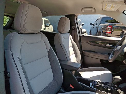 Used 2025 Chevrolet TrailBlazer LT FWD image 13