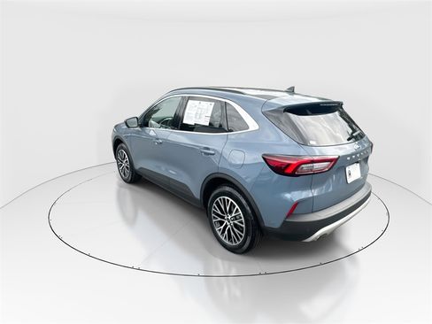 Used 2024 Ford Escape SE w/ PHEV Premium Package image 6