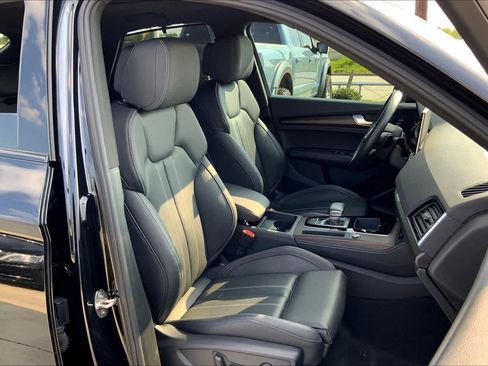 Used 2023 Audi Q5 2.0T Premium Plus w/ Premium Plus Package AWD/4WD image 9