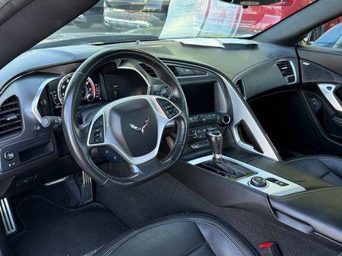 Used 2019 Chevrolet Corvette Stingray Coupe w/ Carbon Flash Badge Package RWD image 9