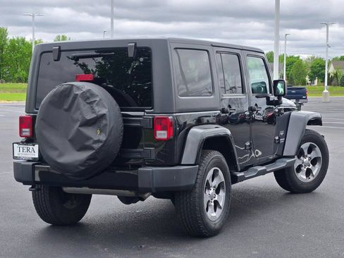 Used 2016 Jeep Wrangler Unlimited Sahara w/ Connectivity Group AWD/4WD image 8