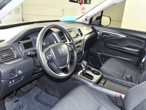 Used 2019 Honda Ridgeline Sport image 2