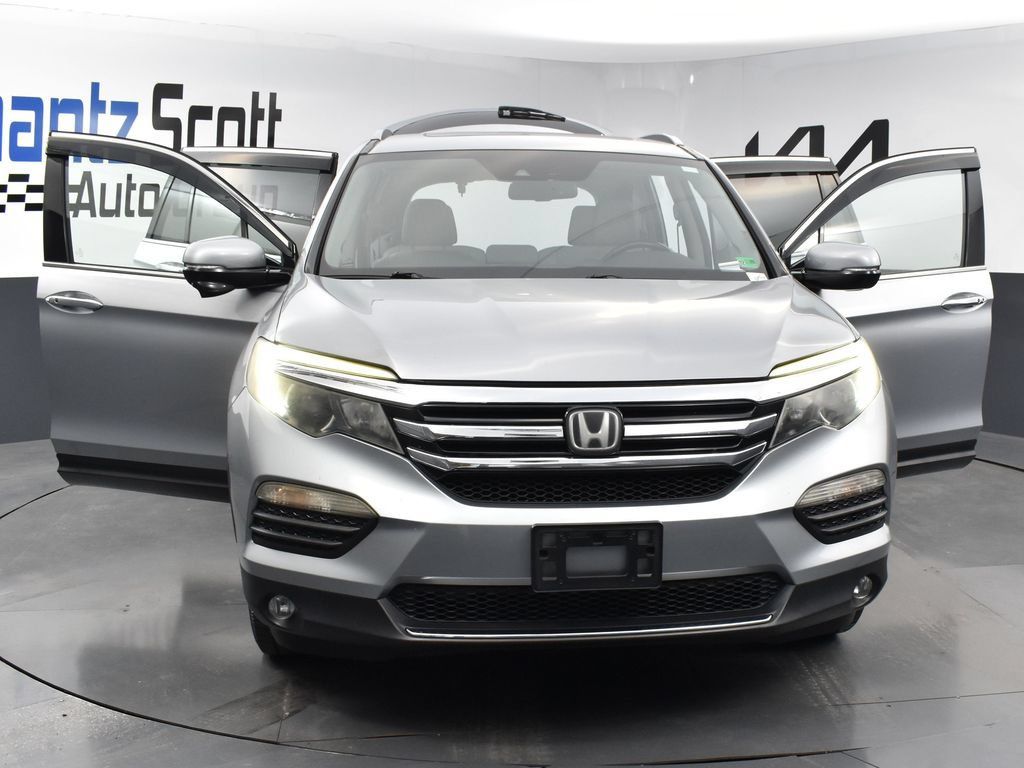 Used 2017 Honda Pilot Touring image 25