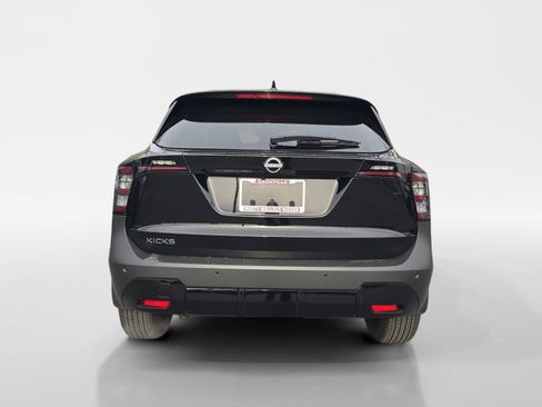 Certified 2025 Nissan Kicks SV image 4