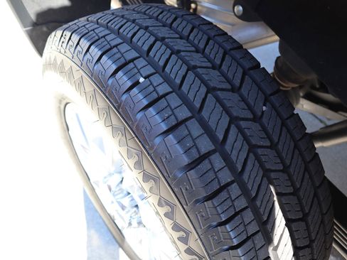 Used 2021 Chevrolet Silverado 2500 LTZ w/ LTZ Convenience Package image 39