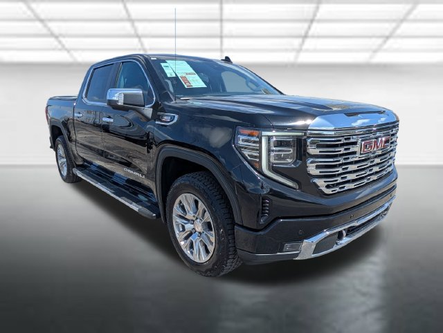 Used 2024 GMC Sierra 1500 Denali w/ Technology Package AWD/4WD image 1