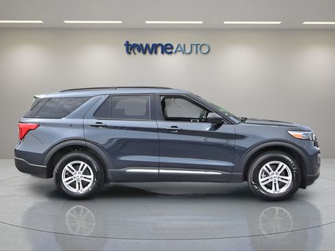 Used 2023 Ford Explorer XLT w/ Equipment Group 202A AWD/4WD image 6