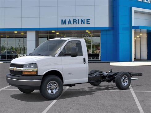 New 2025 Chevrolet Express 3500 w/ Power Convenience Package image 2