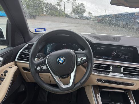 Used 2022 BMW X5 xDrive45e w/ Climate Comfort Package AWD/4WD image 19