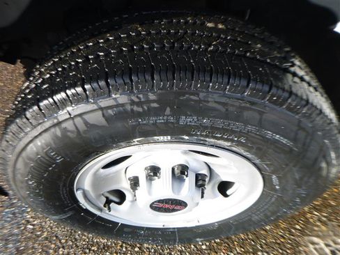 Used 2024 GMC Savana 2500 w/ Driver Convenience Package image 22