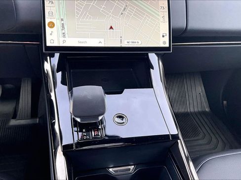 Certified 2025 Land Rover Range Rover Sport SE image 24