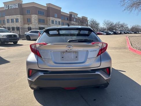 Used 2019 Toyota C-HR Limited image 6