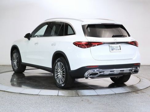 Used 2024 Mercedes-Benz GLC 300 4MATIC w/ Driver Assistance Package image 2