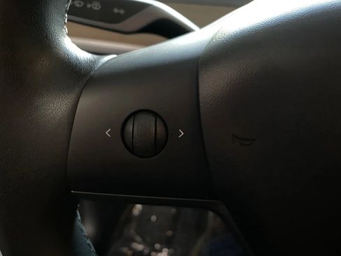 Used 2020 Tesla Model Y Performance image 17