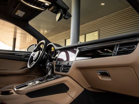 Certified 2020 Porsche Macan S AWD/4WD image 47