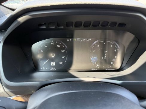 Used 2016 Volvo XC90 T6 Momentum w/ Momentum Plus Package AWD/4WD image 25