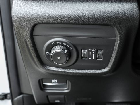 New 2025 Jeep Grand Cherokee Overland w/ Luxury Tech Group IV image 29