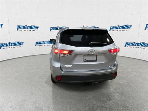 Used 2015 Toyota Highlander XLE image 10