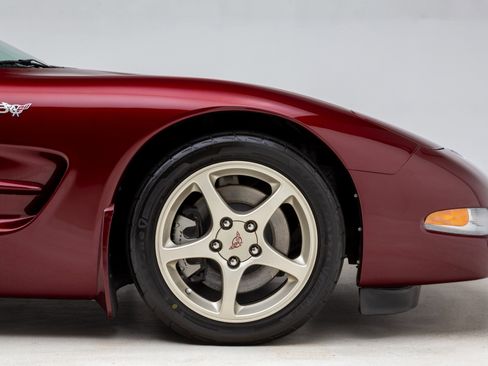 Used 2003 Chevrolet Corvette 50th Anniversary Edition w/ Preferred Equipment Group1 image 38