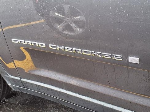Used 2022 Jeep Grand Cherokee Limited image 29