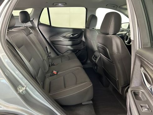 Used 2024 GMC Terrain SLE w/ Elevation Edition image 28