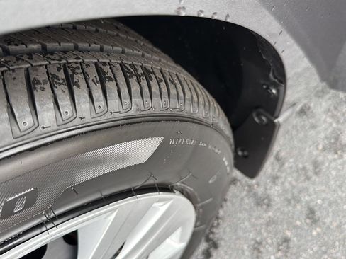 Used 2025 Nissan Sentra S image 33