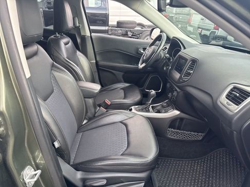 Used 2019 Jeep Compass Latitude w/ Cold Weather Group image 33